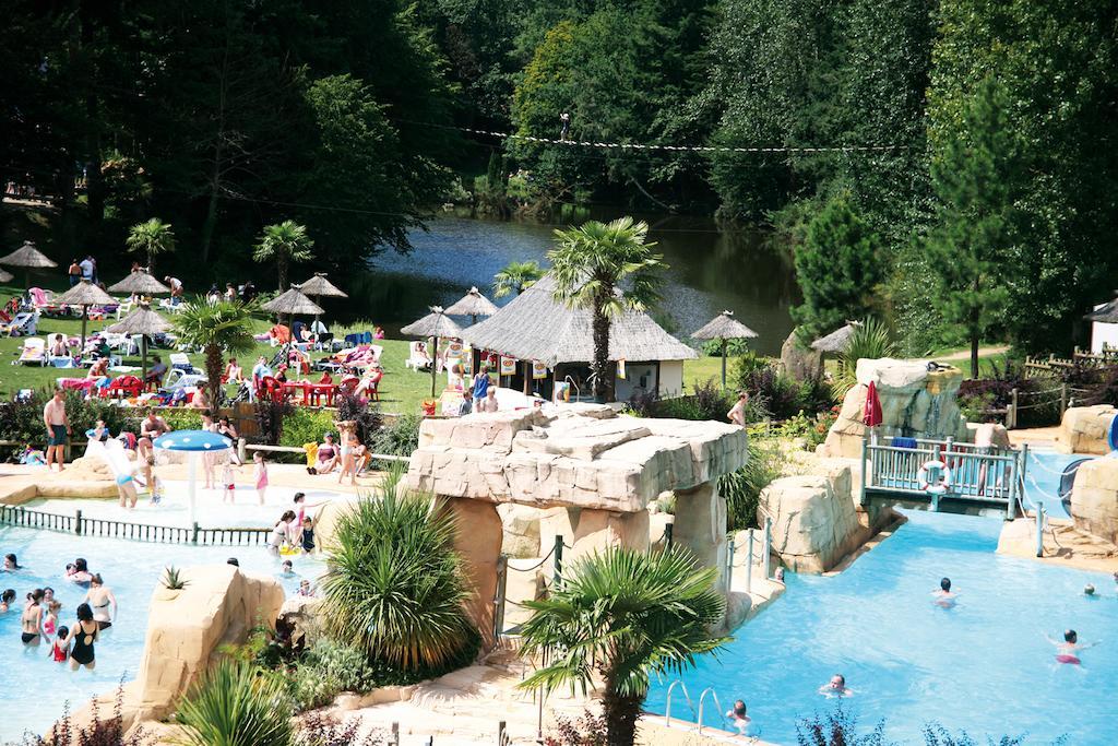 Insolite Dans Les Arbres Les Ormes, Epiniac Bed & Breakfast Exterior photo