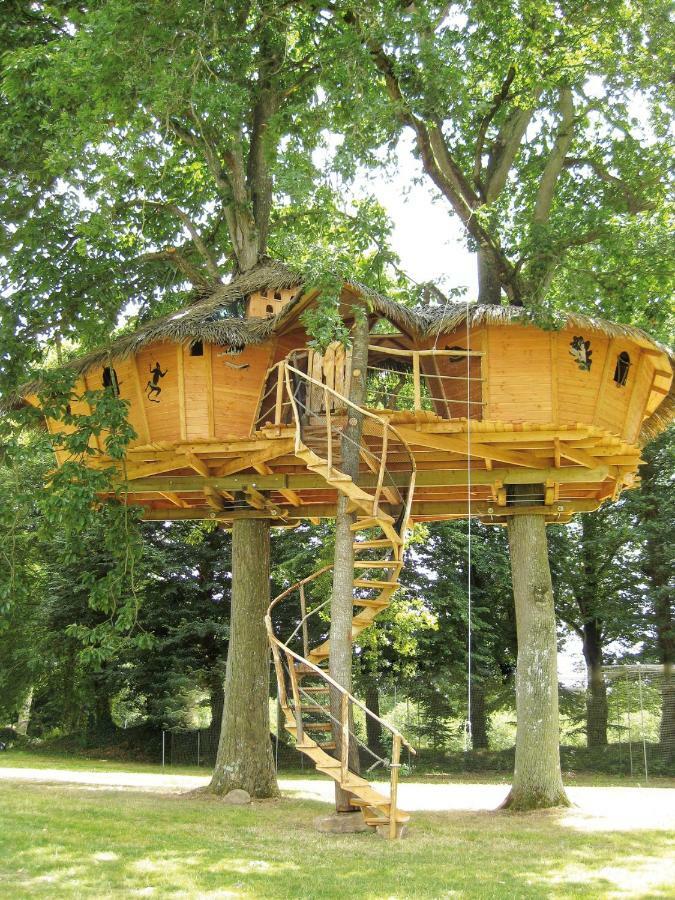 Insolite Dans Les Arbres Les Ormes, Epiniac Bed & Breakfast Exterior photo